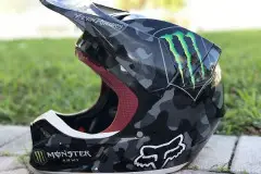 monster-custom-helmet
