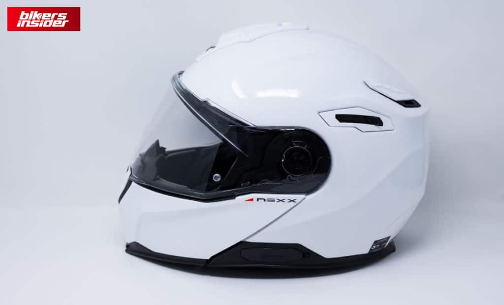 The side view of the NEXX X.Vilitur modular helmet.