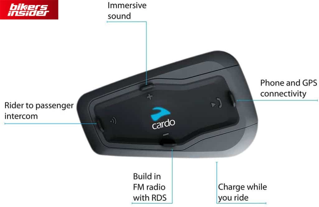 The design of the Cardo Freecom Plus is simple and straightforward.