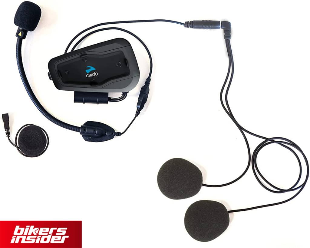 The speakers and the microphone of the Cardo Freecom Plus provide nice sound quality.