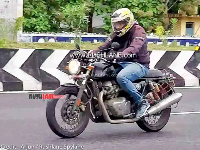 The spy shot of the Royal Enfield Continental GT 650 in action.