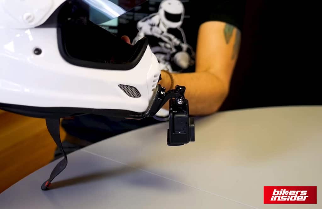 The optimal way to put your action camera on the helmet mount.