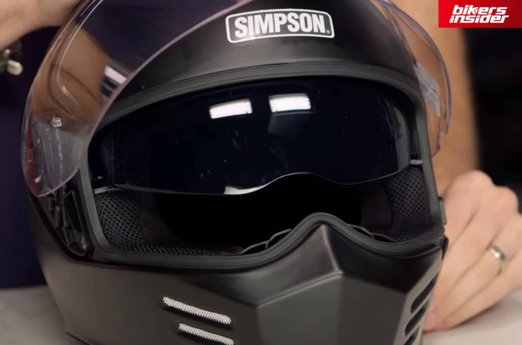 The internal sun visor in the Simpson Ghost Bandit is a welcome addition.