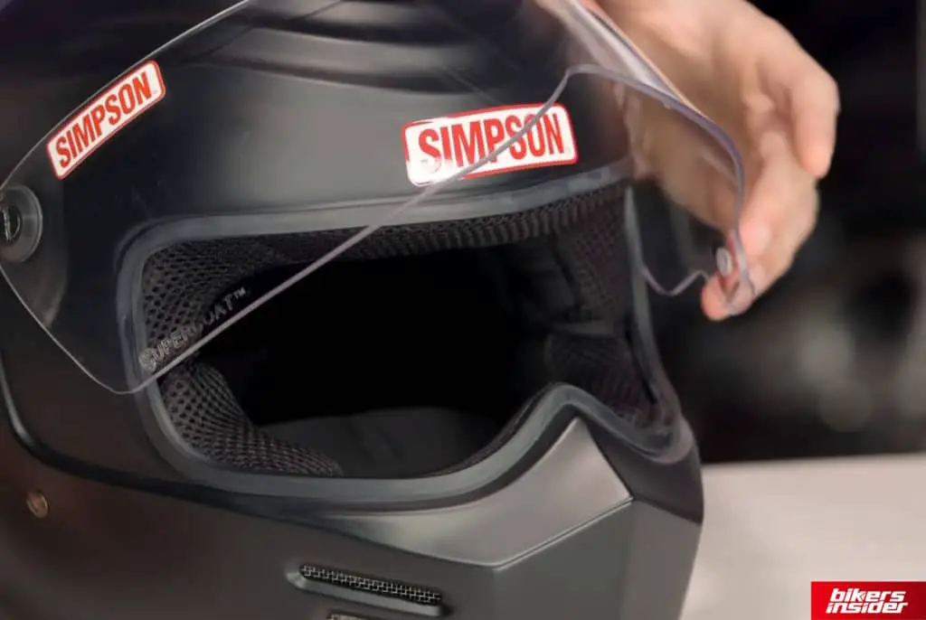 The visor sealing of the Simpson Outlaw Bandit leaves something to be desired.