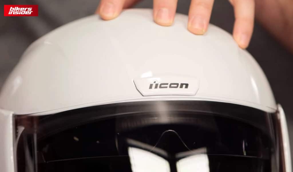 Icon Airform has a top chimney vent.