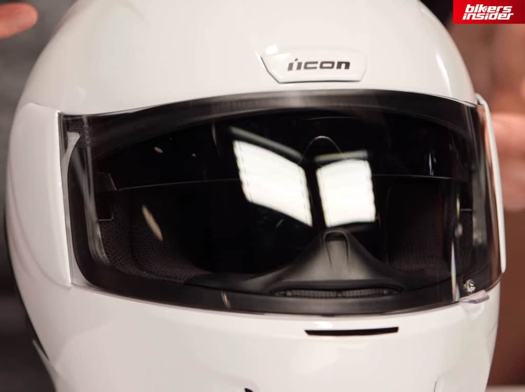 The Icon Airform doesn't have a 100% optically correct face shield.