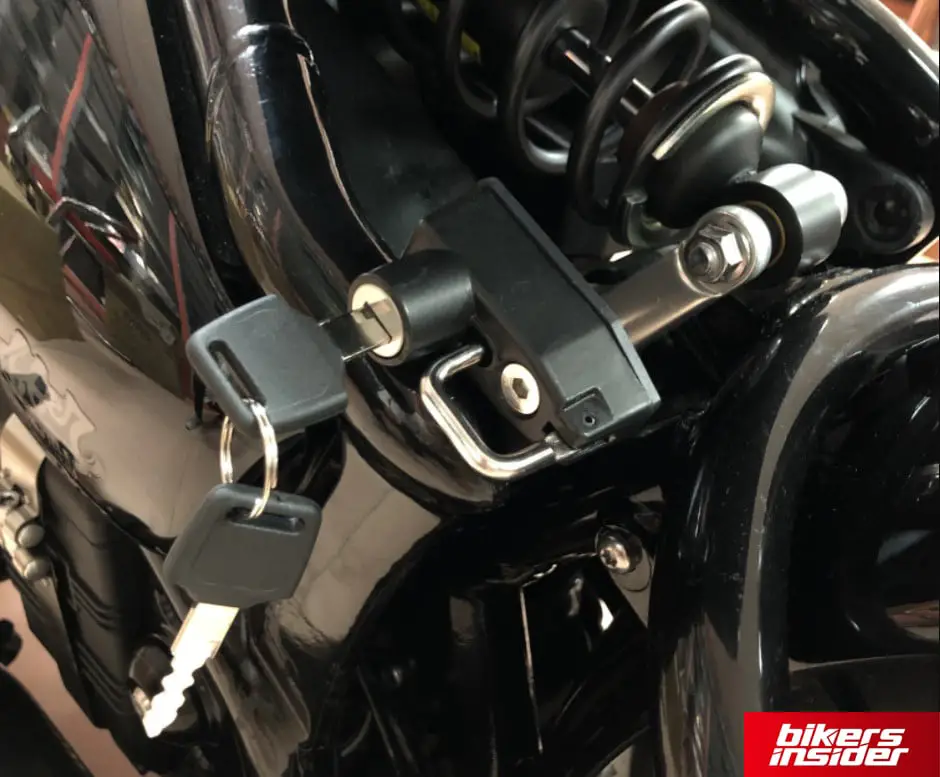 Best Motorcycle Helmet Locks Of 2021 - Reviews & Buyer's Guide! - Bikers Insider