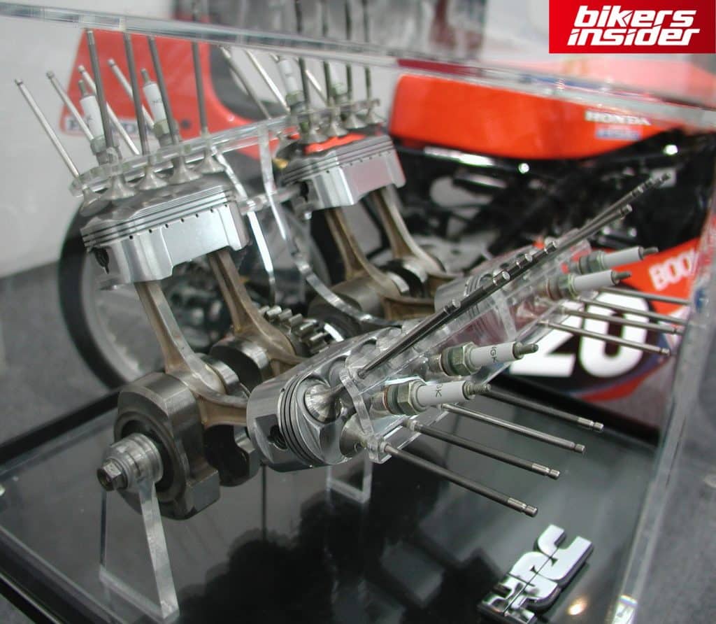 Honda Oval Piston engine with 32 valves